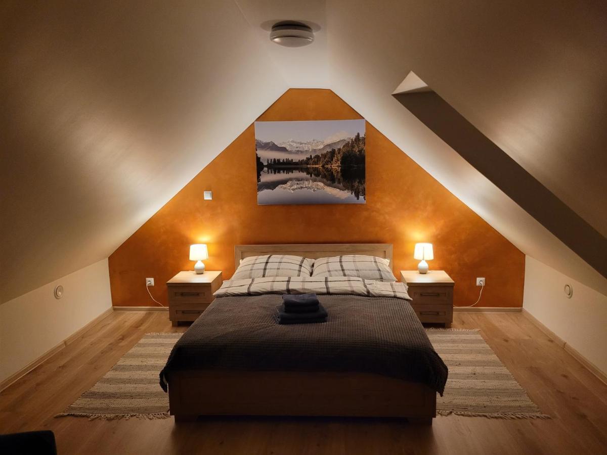 Apartament Komarno II イェレニャ・グーラ エクステリア 写真